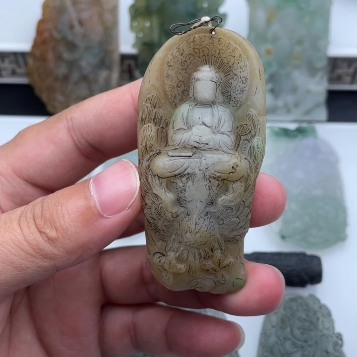 未镶嵌定制翡翠大日如来