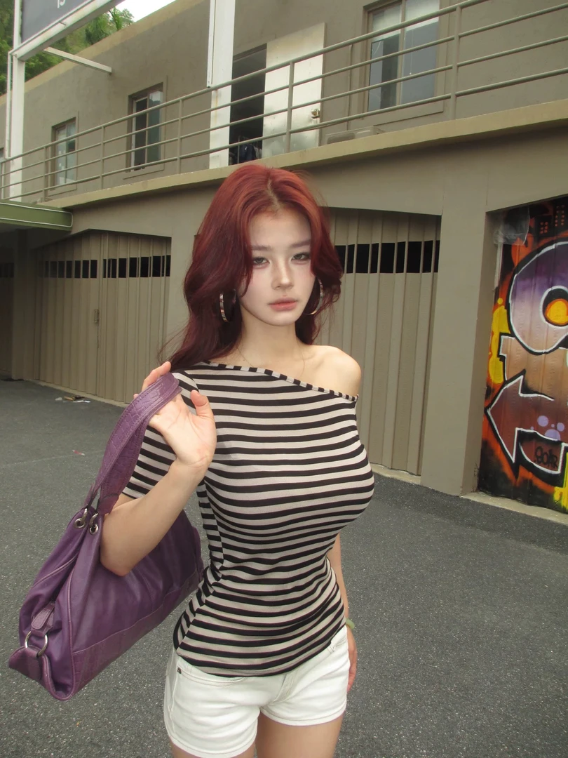 小野花菜SiuYeahRich 古早味 斜肩条纹中袖修身显瘦T恤
