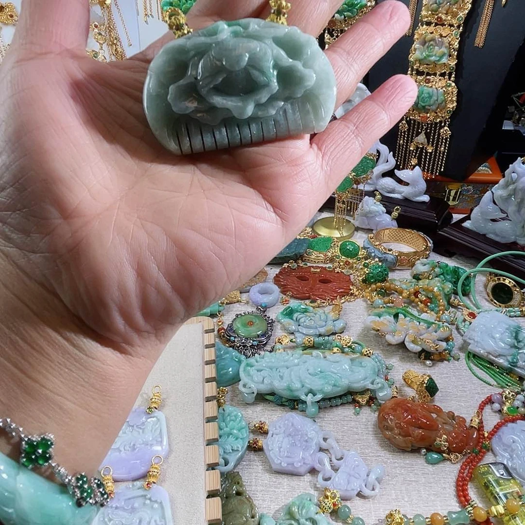 翡翠颈饰未镶嵌翡翠梳子