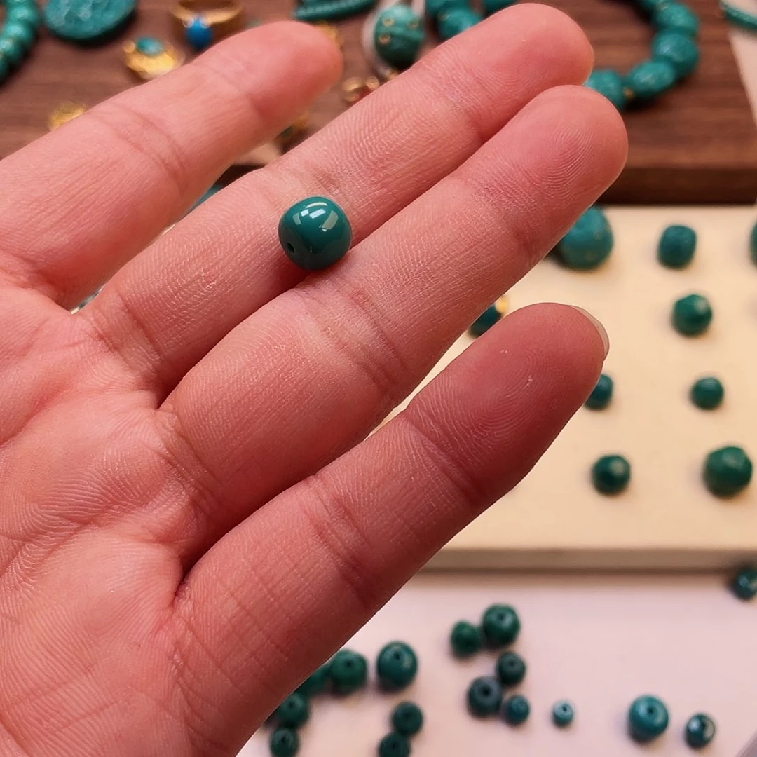 绿松石颈饰未镶嵌