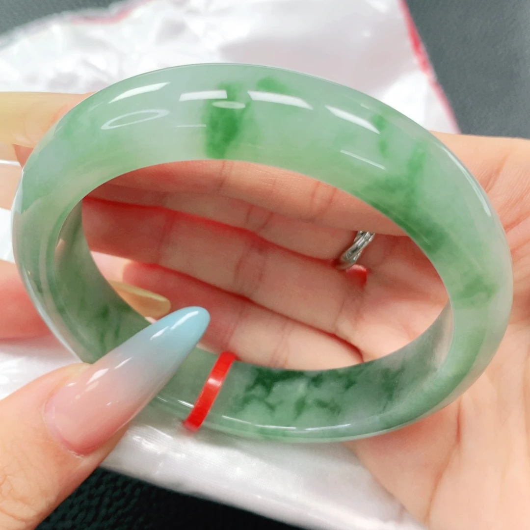 翡翠手镯未镶嵌57圈