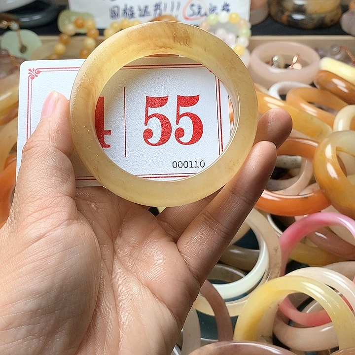 石英质玉（黄龙玉）未镶嵌手镯