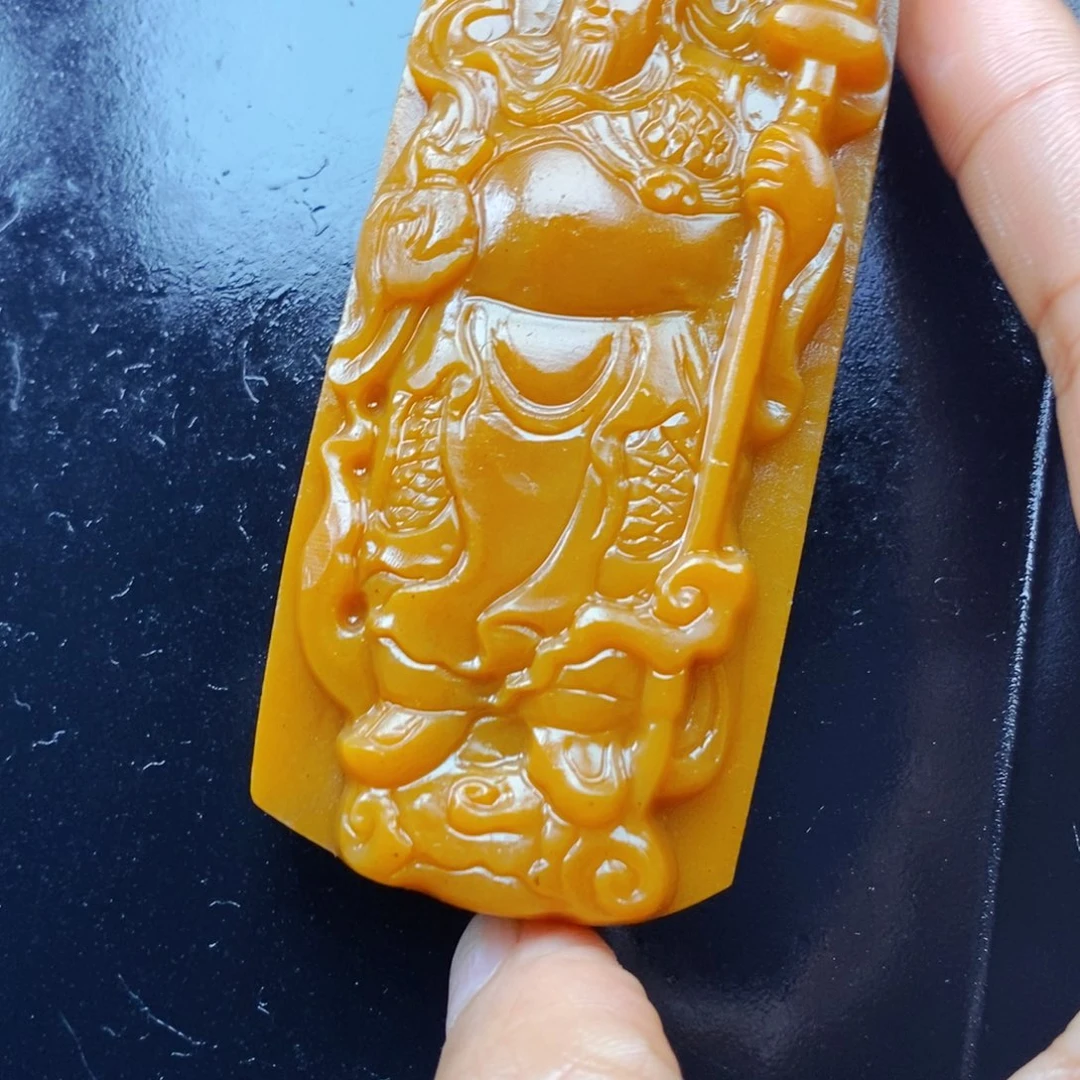 石英质玉（黄龙玉）未镶嵌颈饰