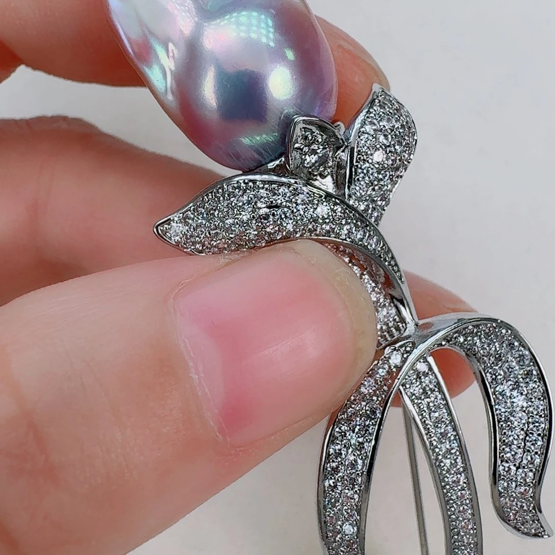 胸饰未镶嵌淡水珍珠