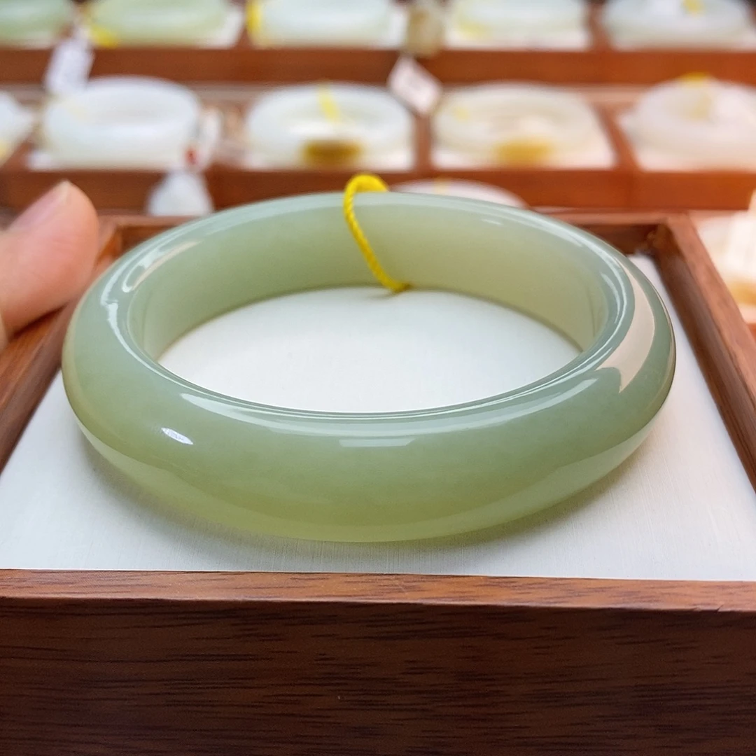 和田玉（青白玉）未镶嵌手链