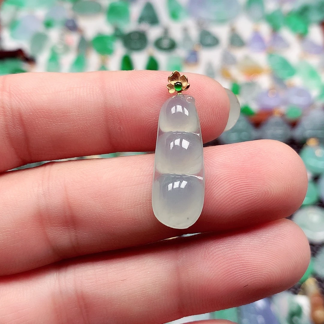 昔***月翡翠18K金镶嵌颈饰