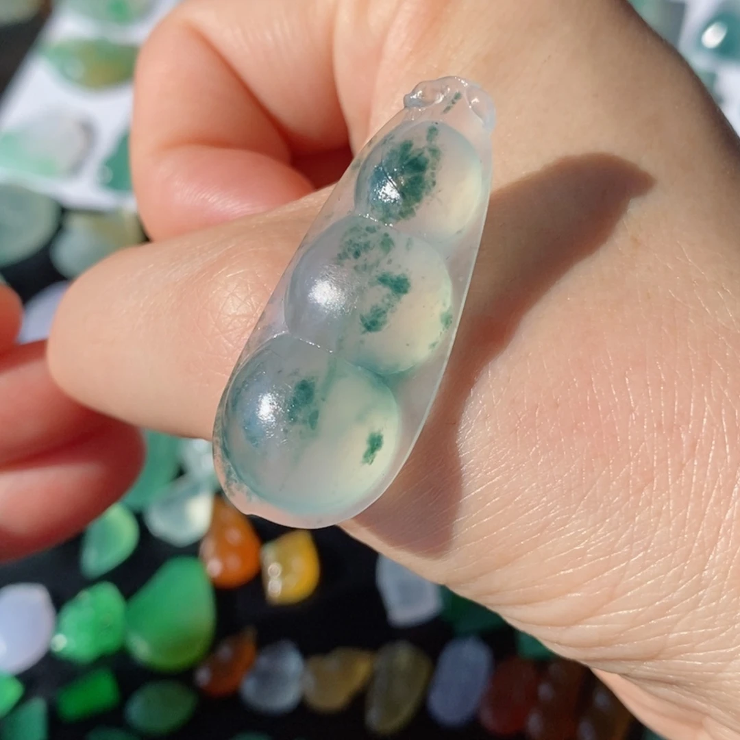 定制翡翠未镶嵌豆子