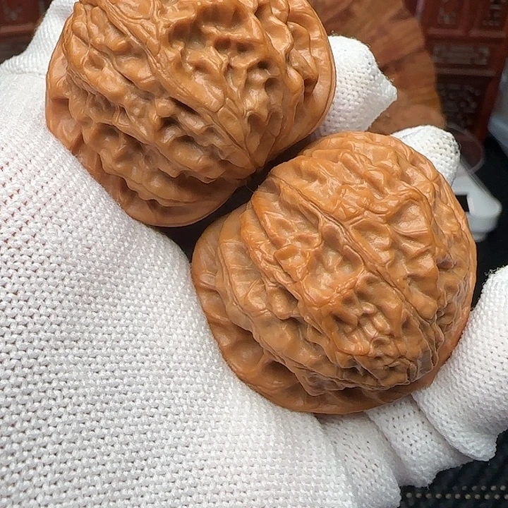 文玩核桃吊坠金牛42