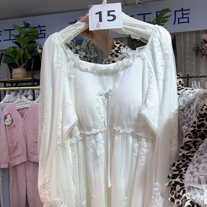 三醋酯纤维套装蕾丝