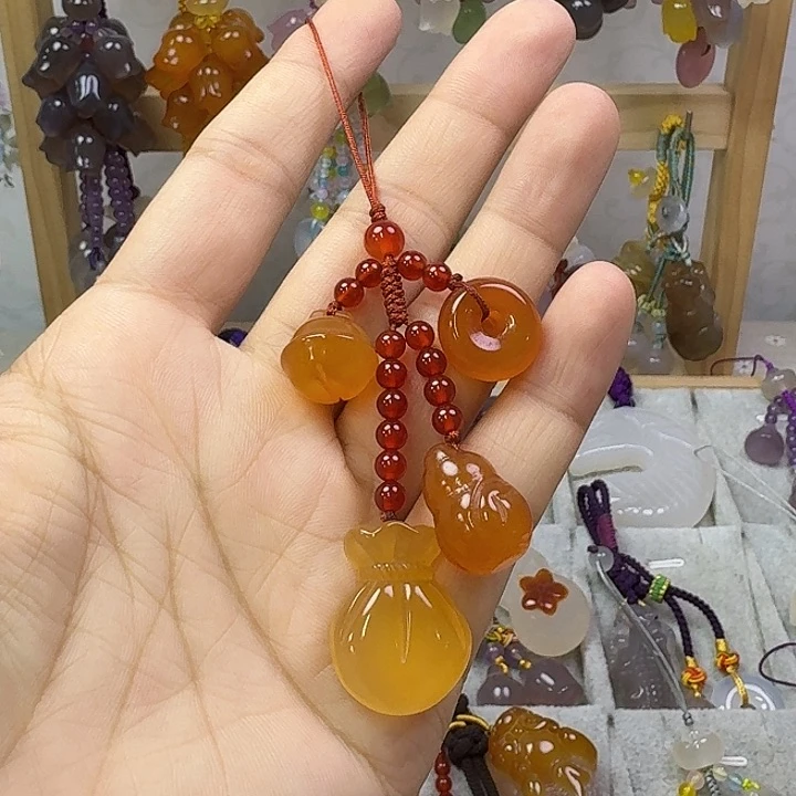 手机挂件，黄色钱袋