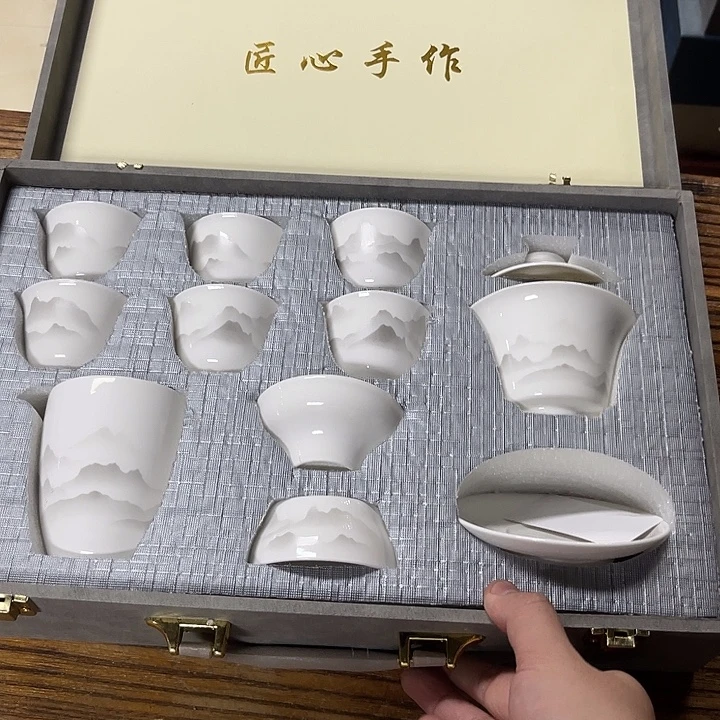 孤品茶具套装等。