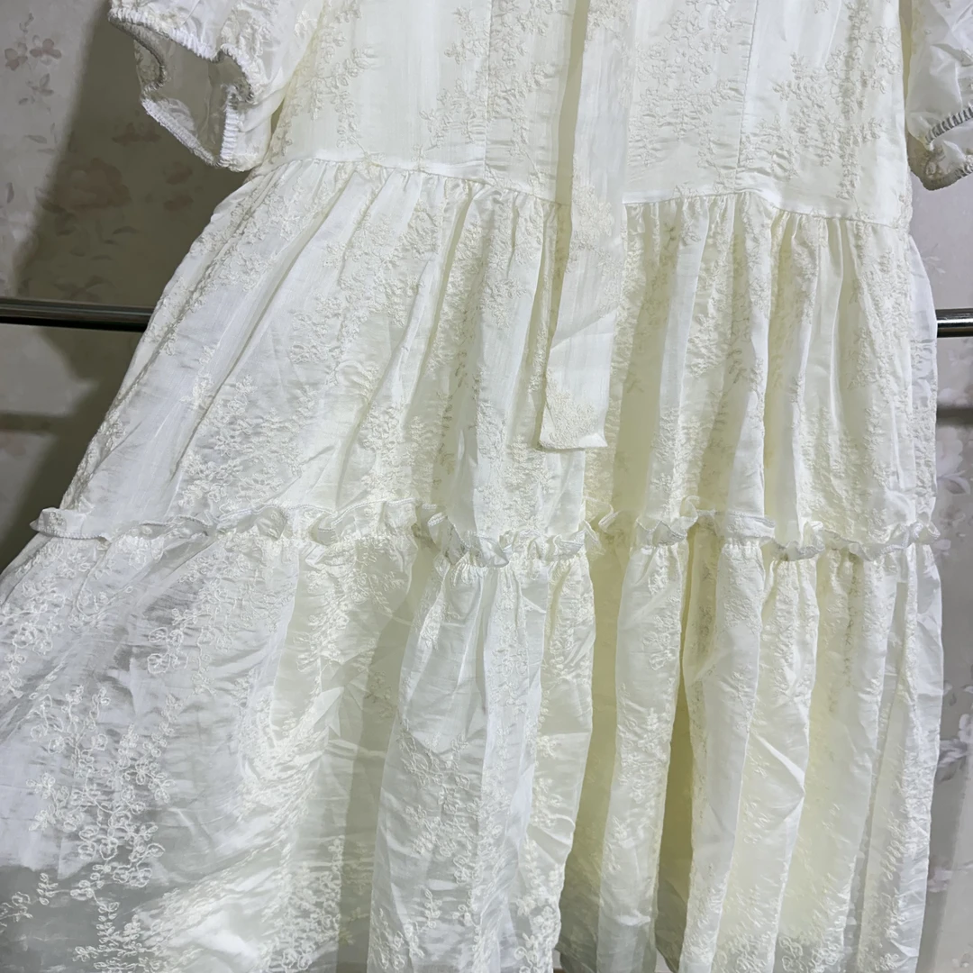 重工刺绣宽松收腰气质减龄法式连衣裙夏季新款