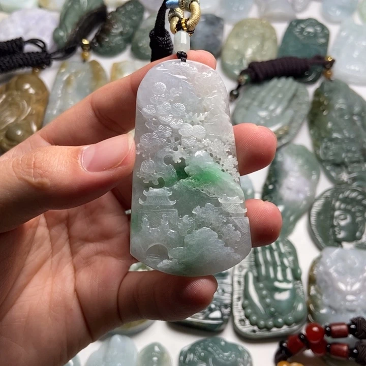 小***އ翡翠未镶嵌颈饰山水