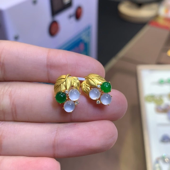 颈饰18K金镶嵌翡翠翡翠