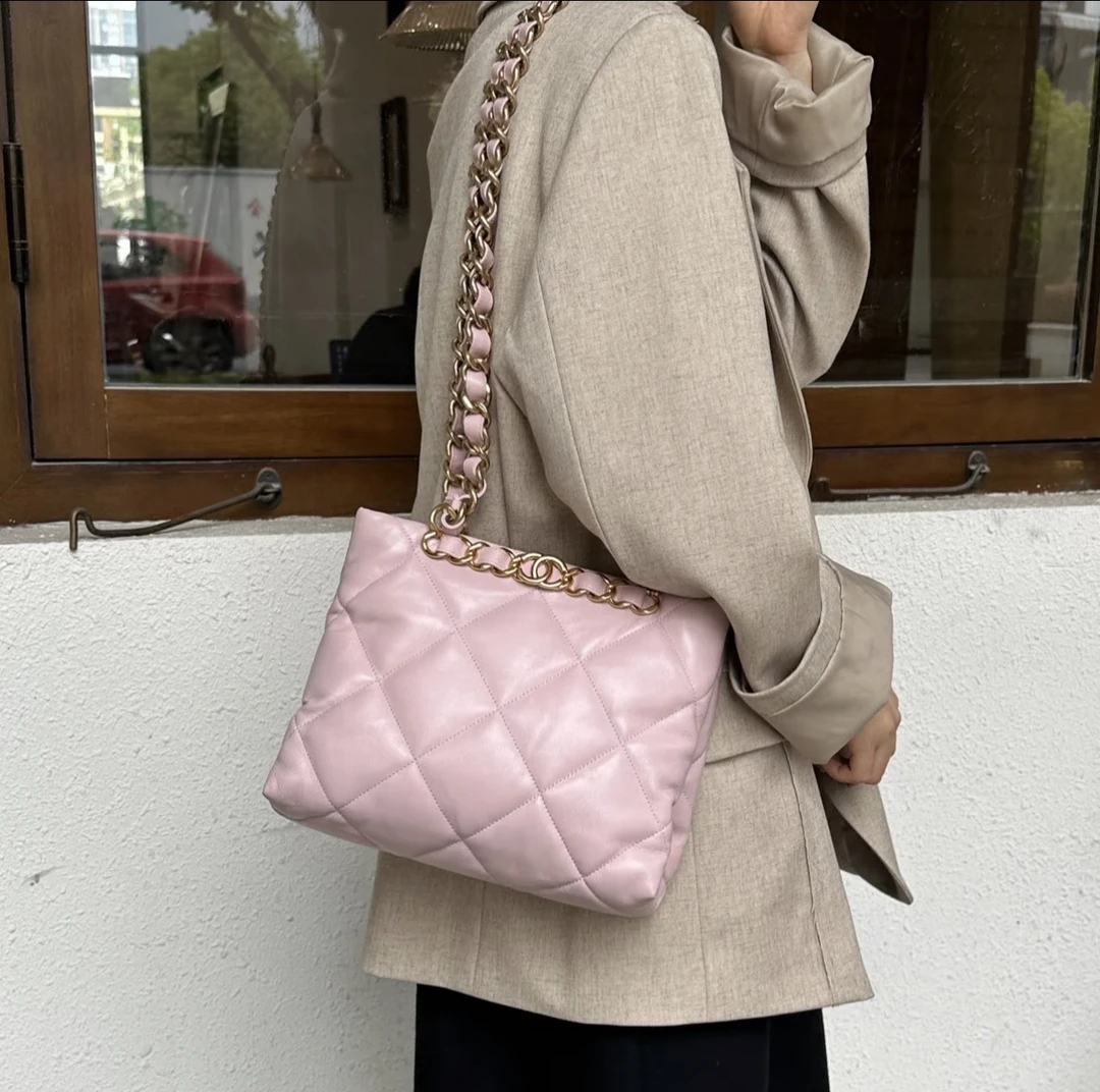95新 Chanel/香奈儿 樱花粉托特包