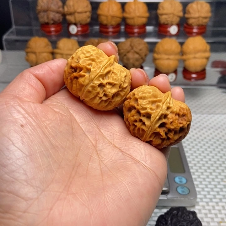 文玩核桃把件34玲珑绣球