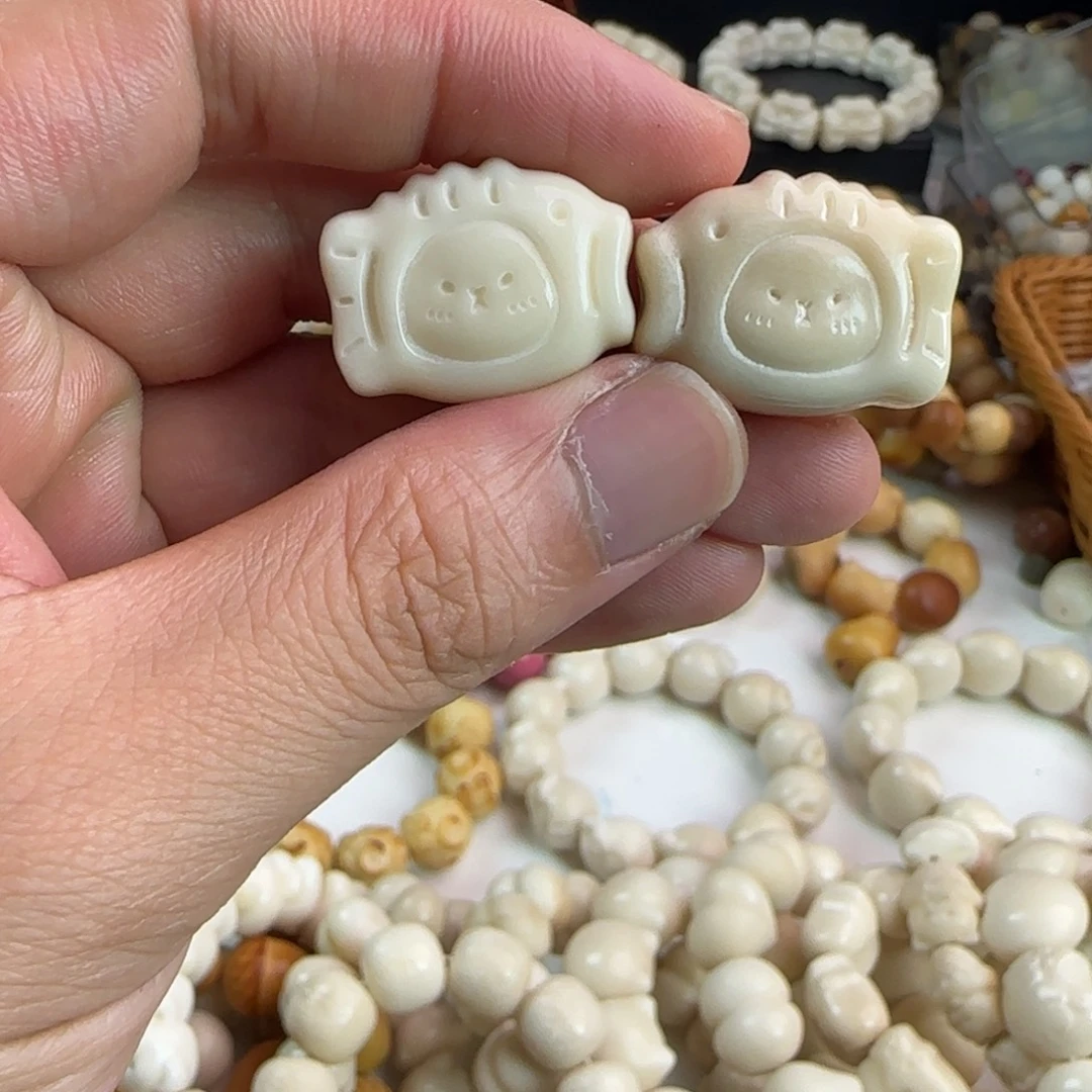 吊坠菩提根/象牙果白色鲨鱼猫2颗通货