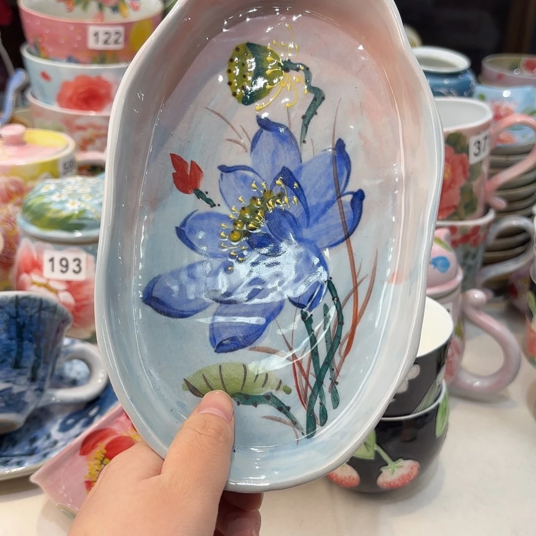 瓷片兔兔好可爱呀打