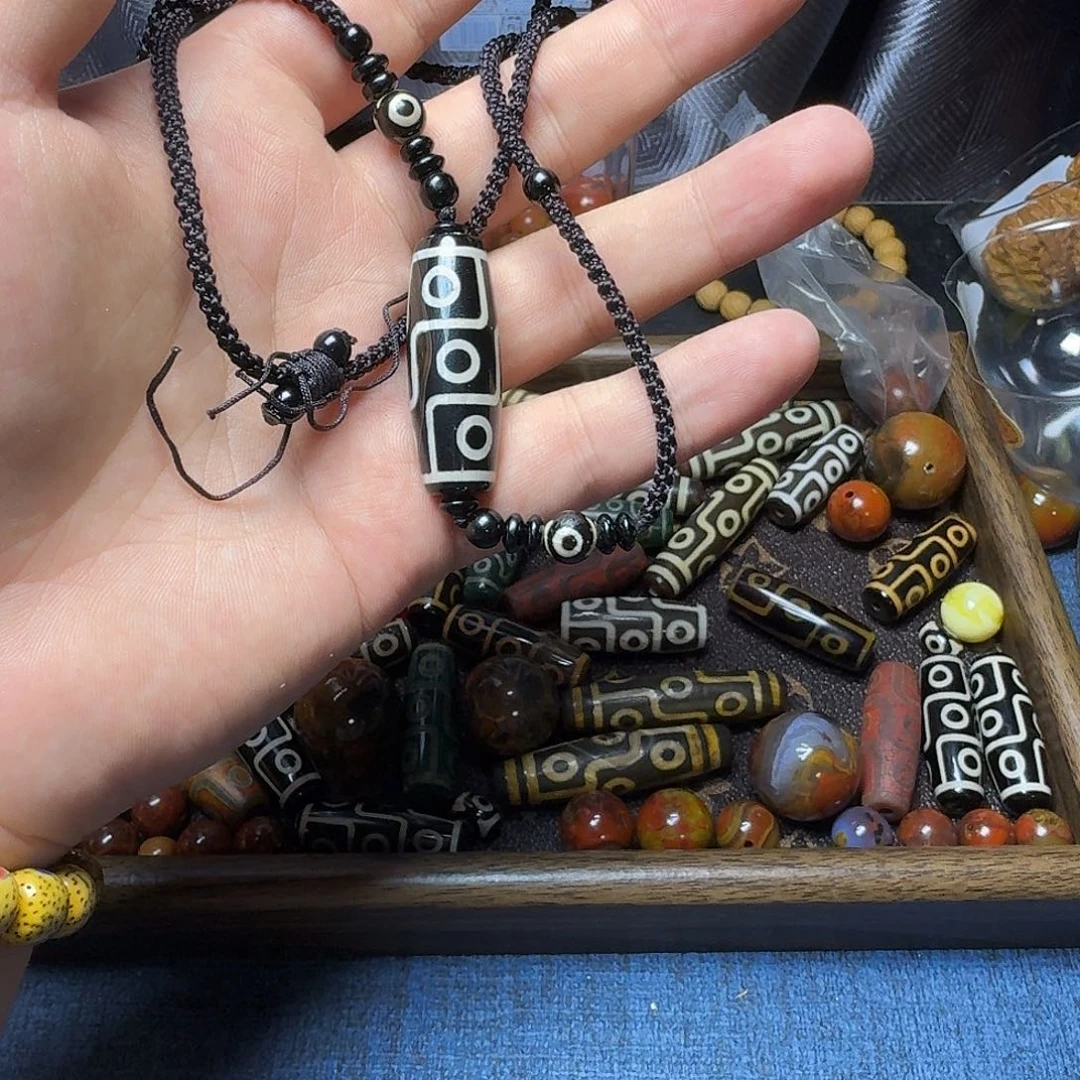 玛瑙/玉髓合金颈饰九眼天珠