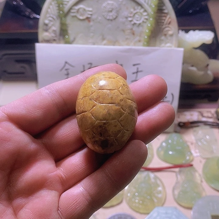 蛇纹石玉颈饰合金k**s