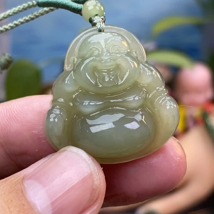 弓***雨和田玉未镶嵌颈饰