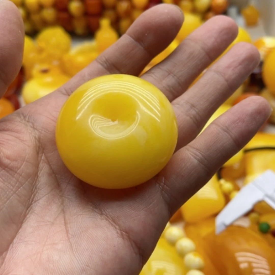 【闪购商品】树脂制品神*。蜜蜡平安扣