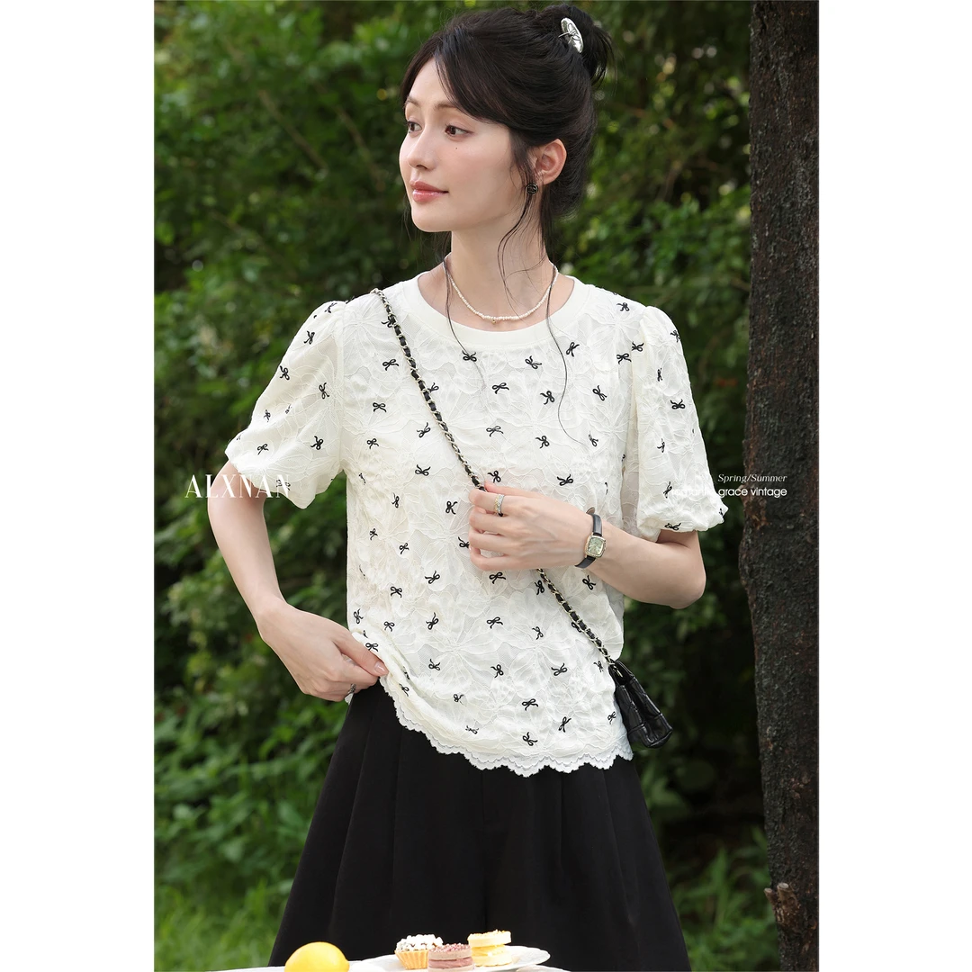 鹿向南【粉丝福利】法式杏色蕾丝刺绣短袖T恤夏季气质上衣女L557100