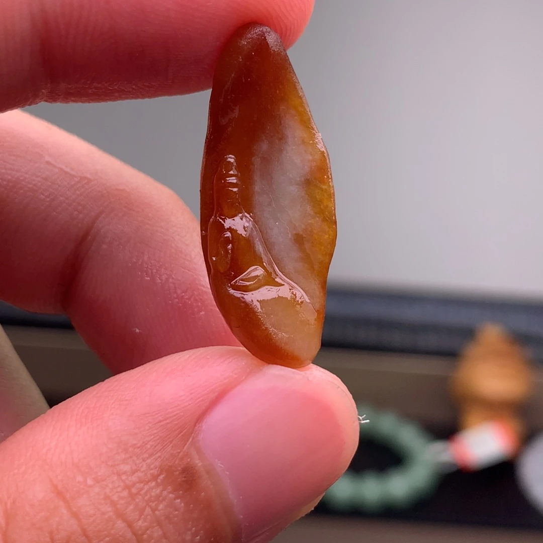 未镶嵌定制翡翠红翡随型观音