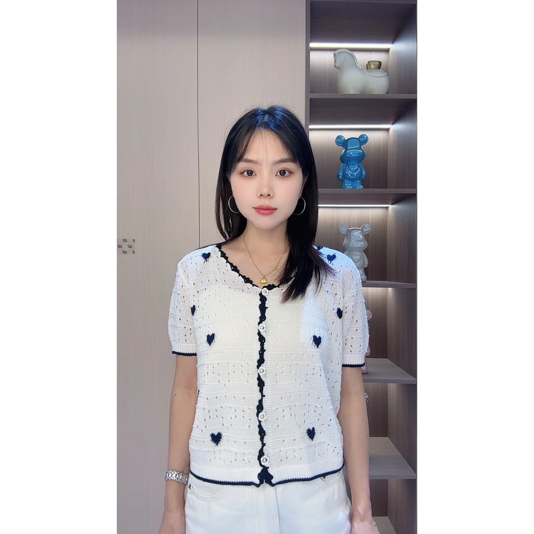 【GB001-GB200 】【嘉嘉】新款温柔系小众设计感百搭气质2025上衣