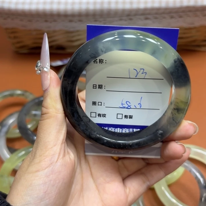 未镶嵌岫玉手镯天然