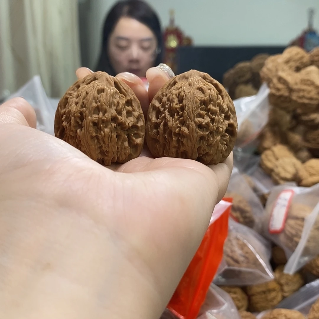 把件文玩核桃37南疆石有伤有黄