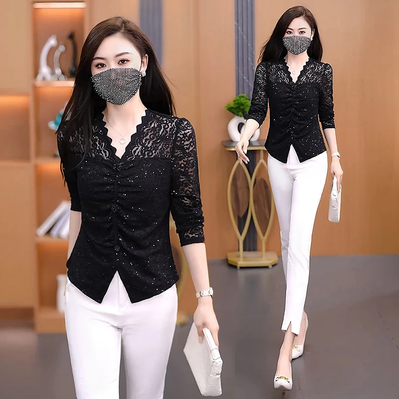 设计感V领蕾丝衫女修身显瘦2025春秋新款漂亮洋气减龄短款打底衫