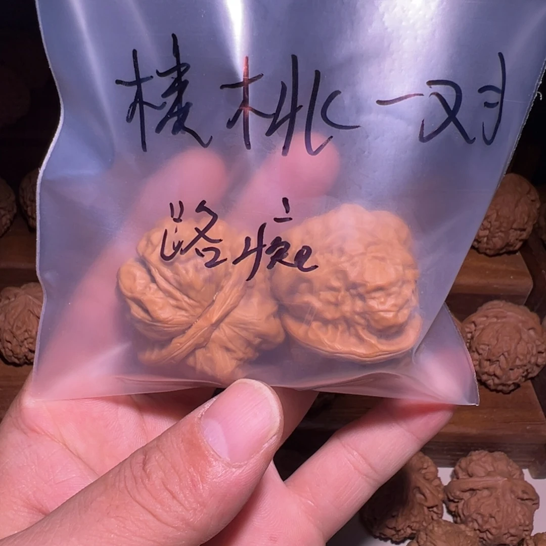 ゞ***痴把件文玩核桃袋子福利蛤蟆头