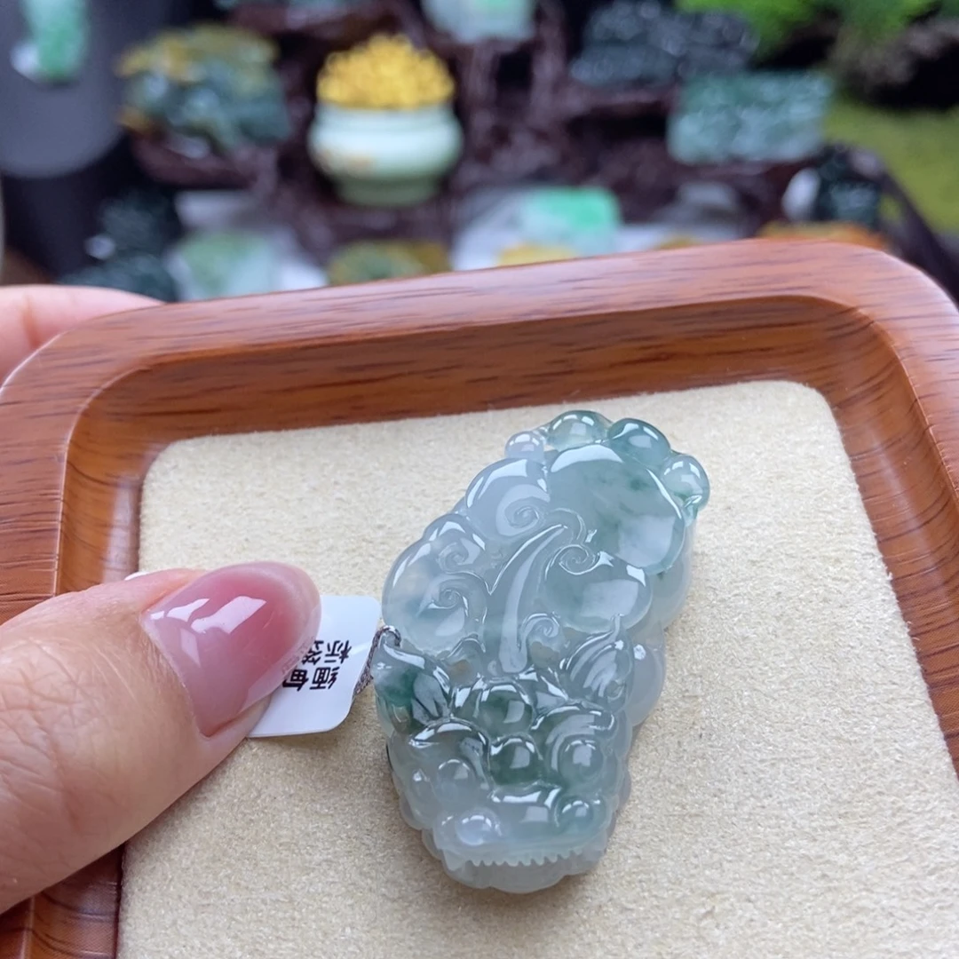 颈饰未镶嵌翡翠A15 高冰飘花如意貔貅