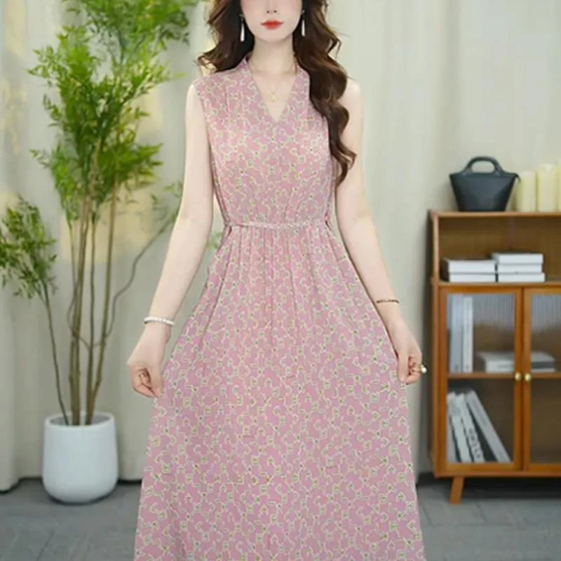 月影v领印花连衣裙女夏季2025新款收腰简约轻奢风高端过膝a字裙潮