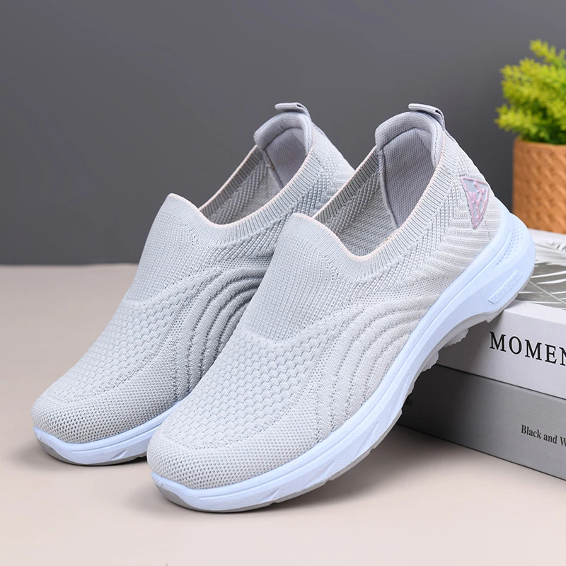 2025夏季新款软底老人健步鞋老北京布鞋女轻便透气飞织网眼休闲鞋