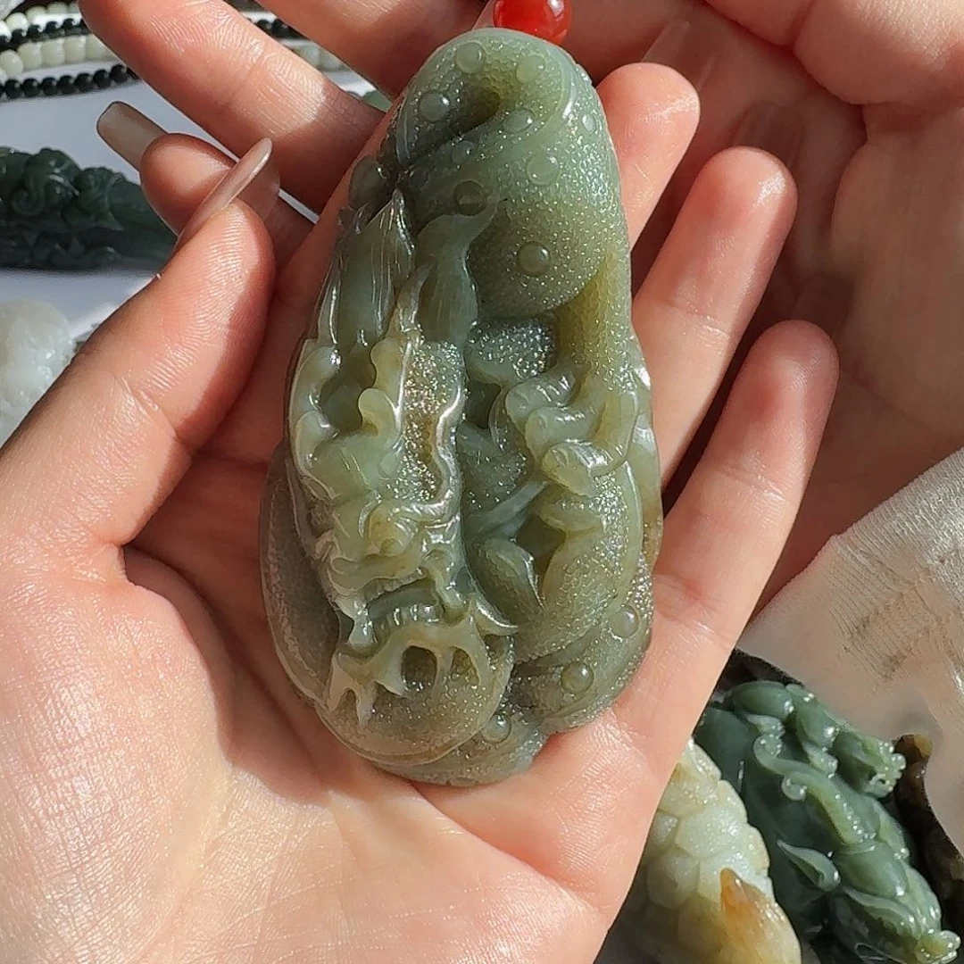 颈饰未镶嵌和田玉秉**道