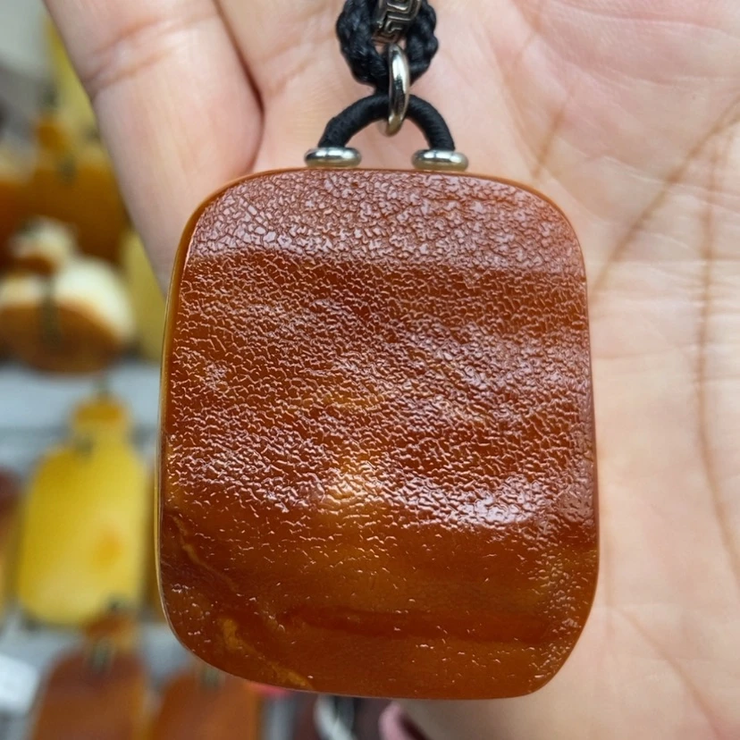 【闪购商品】琥珀颈饰未镶嵌