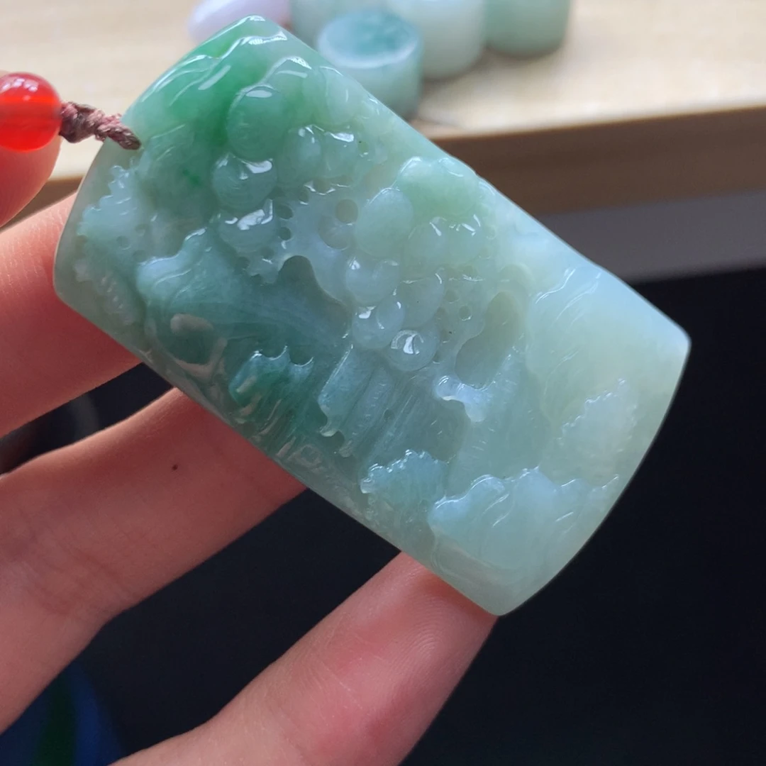 颈饰未镶嵌翡翠吊坠