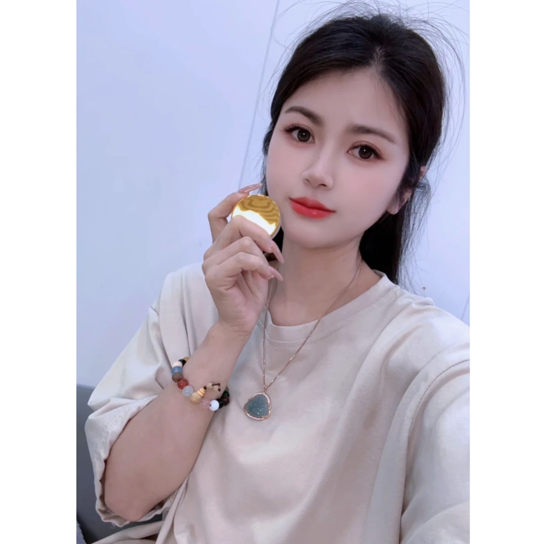 2517李小姐家杏色上衣