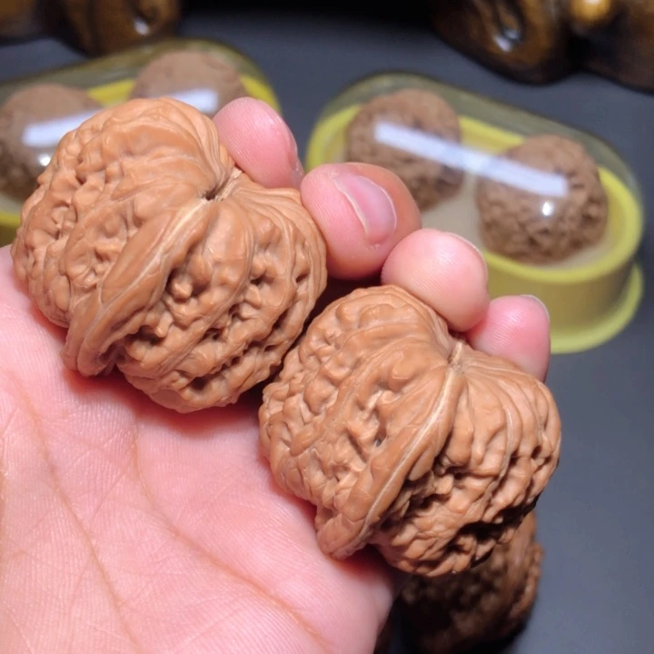 文玩核桃把件37.5南疆