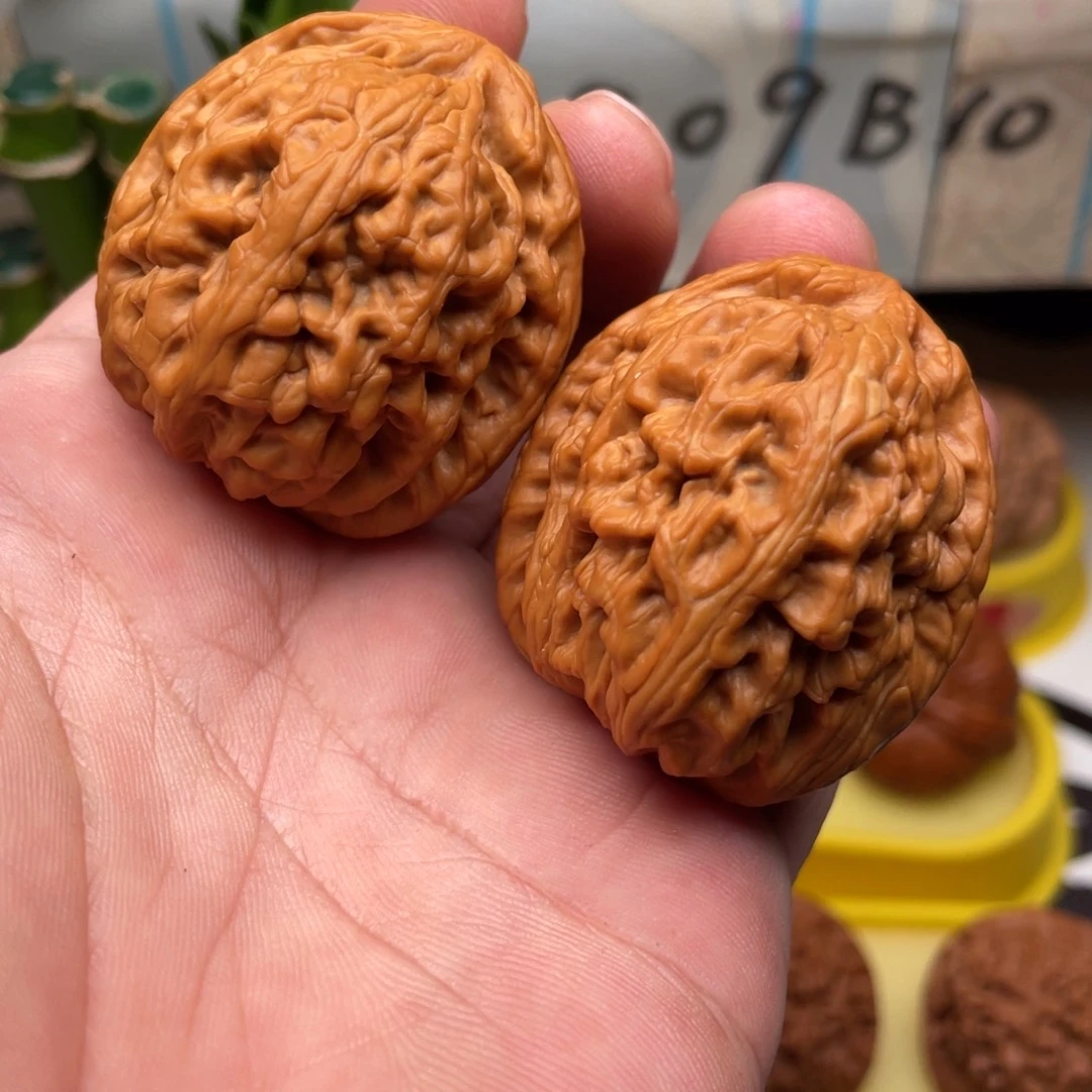 文玩核桃吊坠红锦鲤42