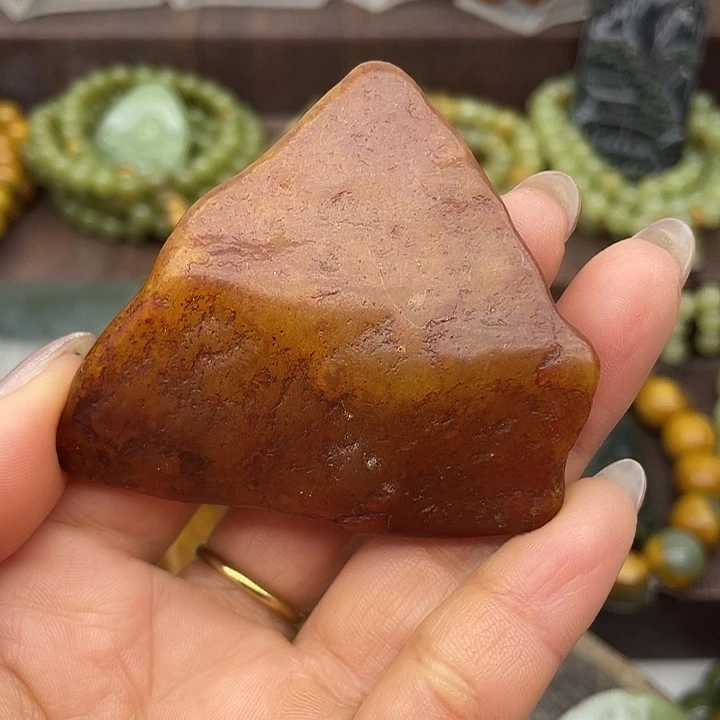 和田玉未镶嵌把件