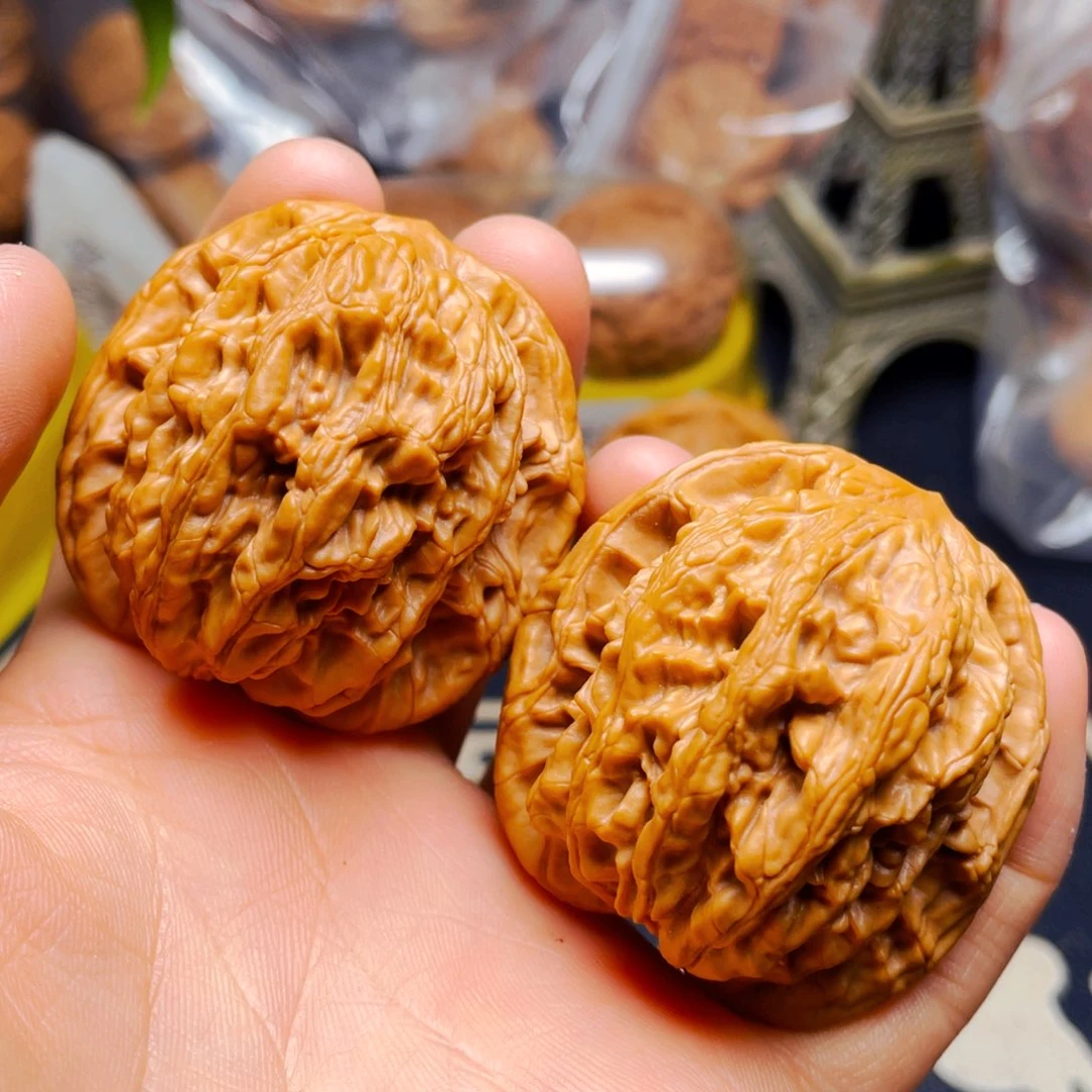 文玩核桃吊坠麦虎一对