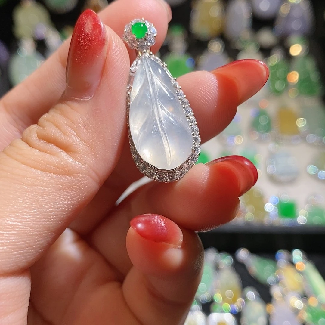 翡翠银S925镶嵌颈饰天然翡翠