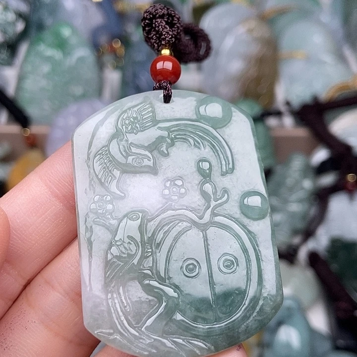 翡翠未镶嵌颈饰翡翠