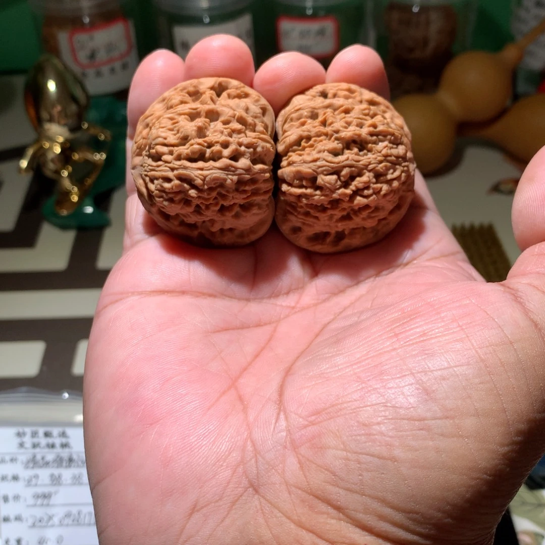 刀***影文玩核桃把件南疆石      094