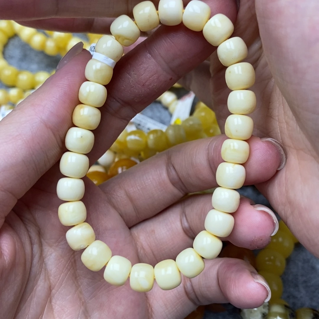 琥珀未镶嵌珠宝奇石20