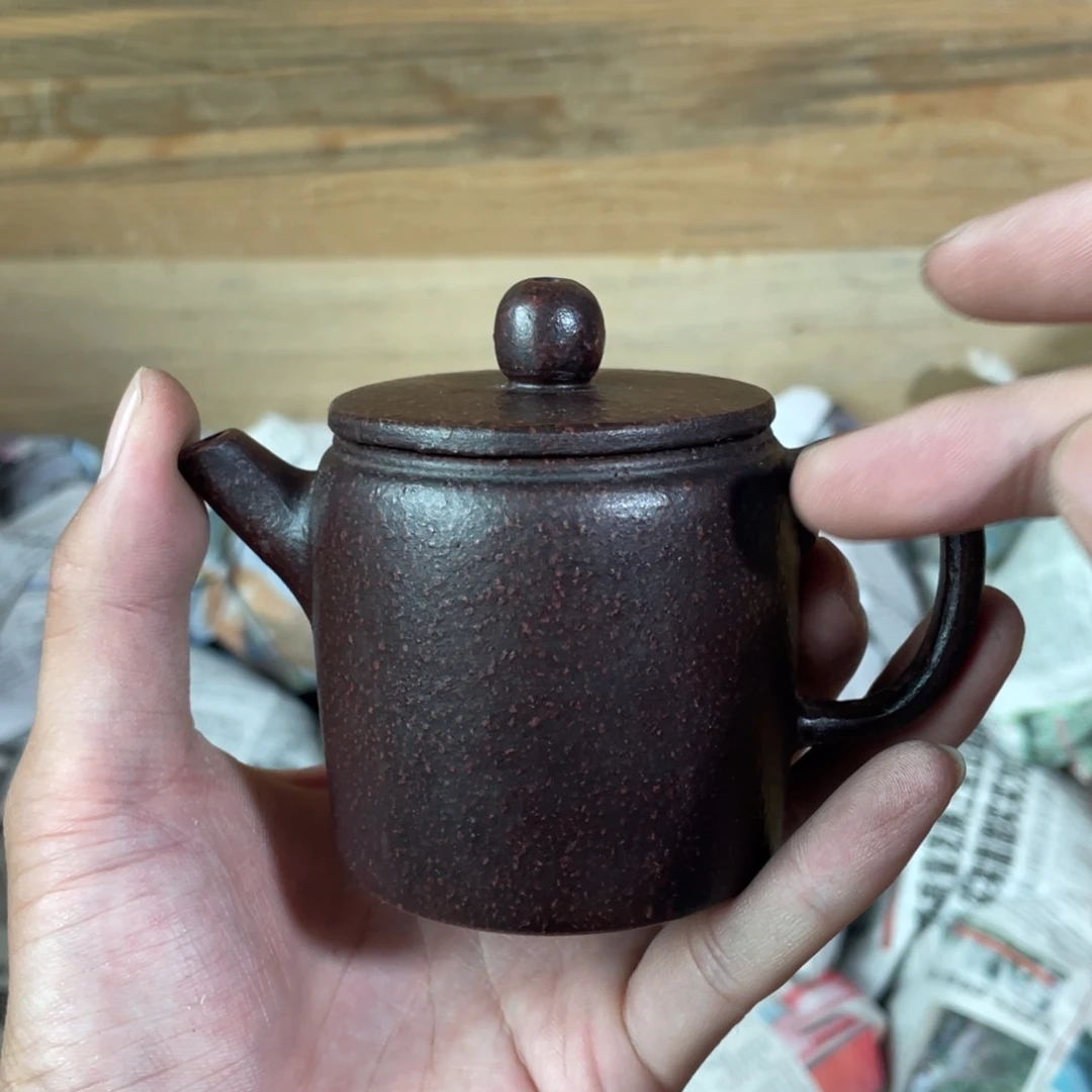 茶壶紫砂老厂紫砂壶一件。