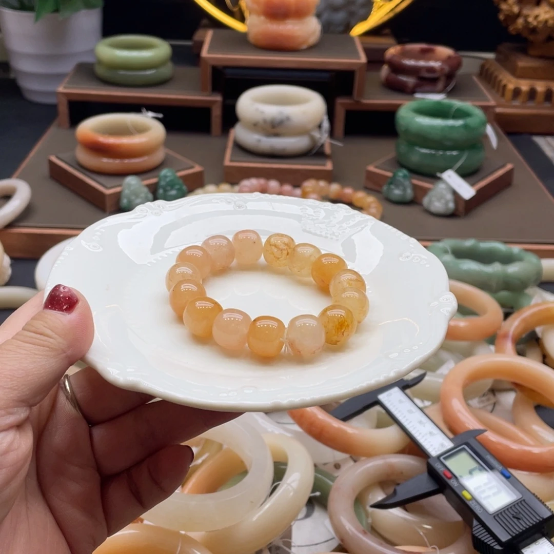 石英岩玉未镶嵌手镯